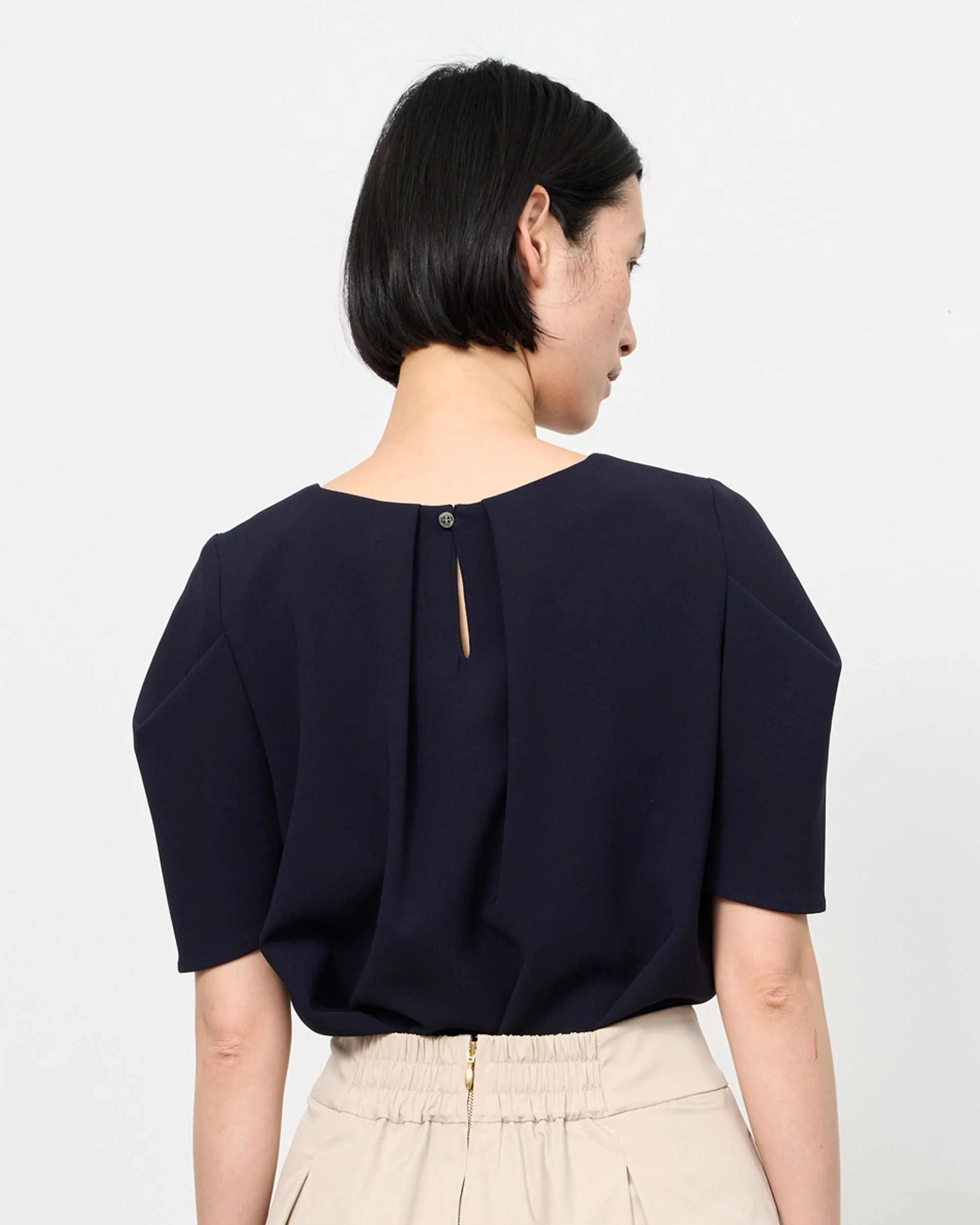 肩タックブラウス - Image 3
