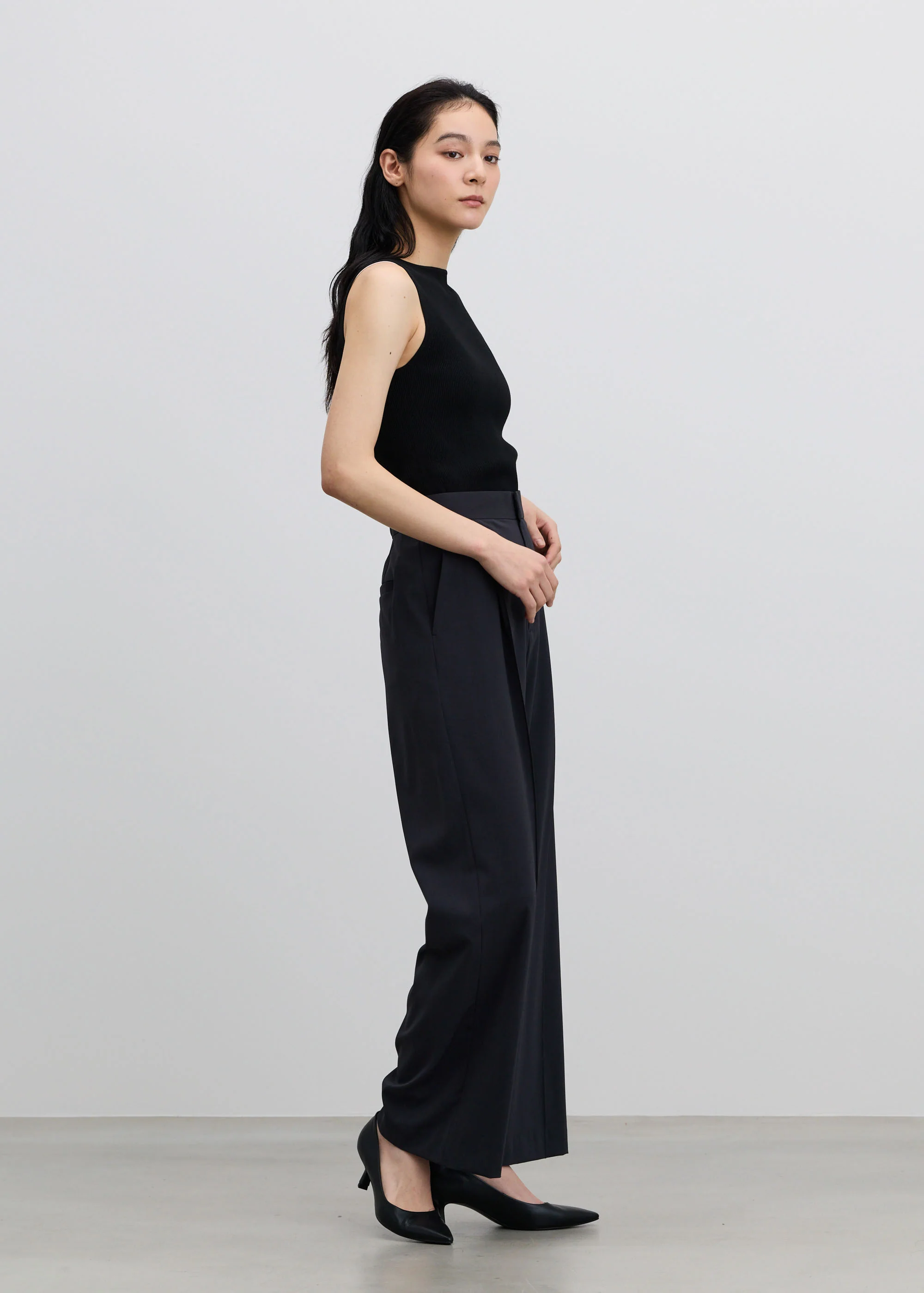 エアリーストレッチタックストレートパンツ - Image 4