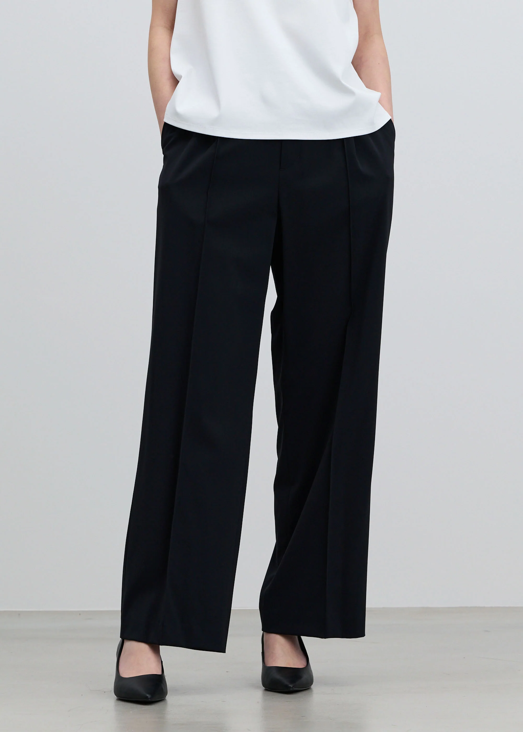 エアリーストレッチタックストレートパンツ - Image 9