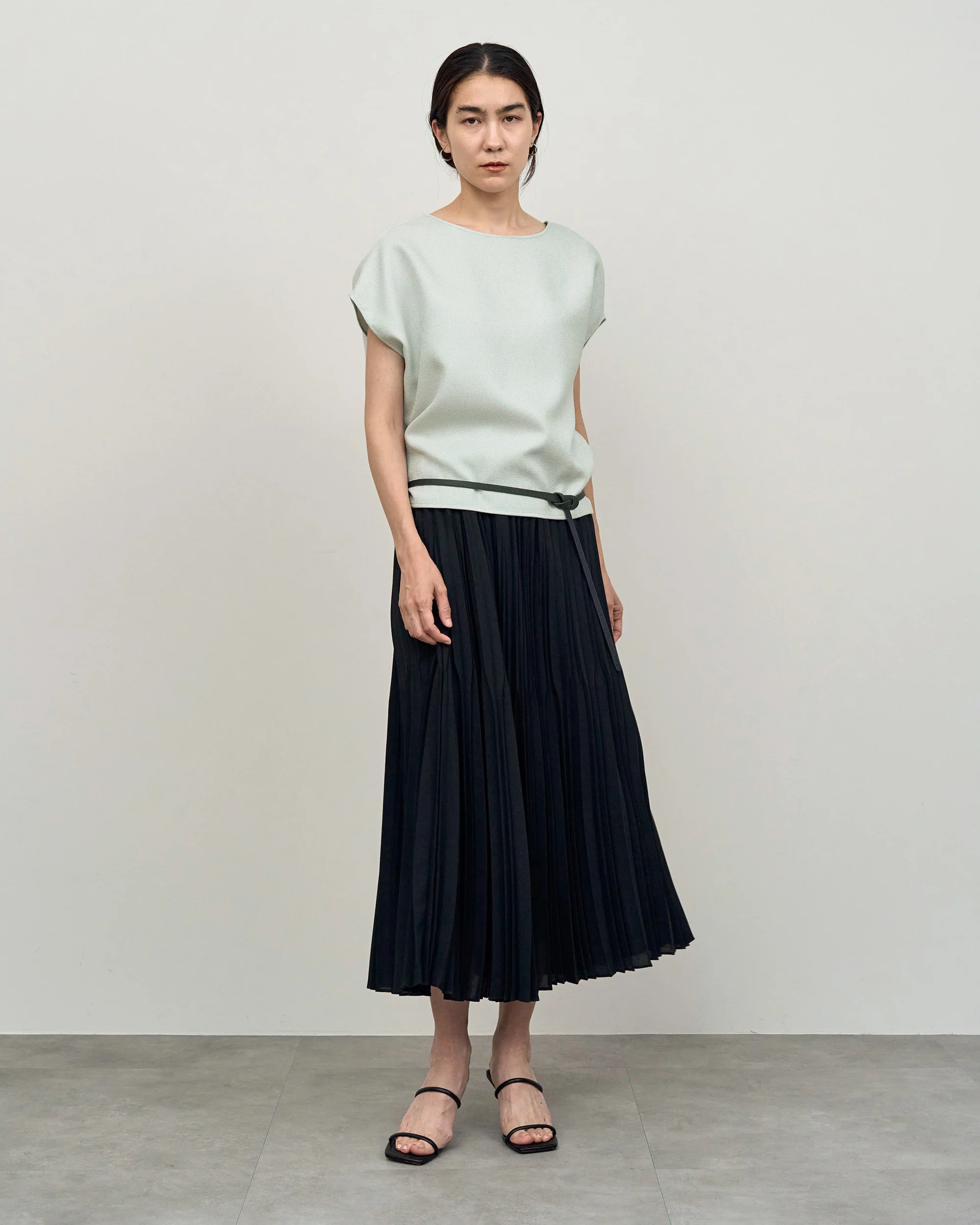 リネーラショートスリーブコクーンブラウス - Image 17