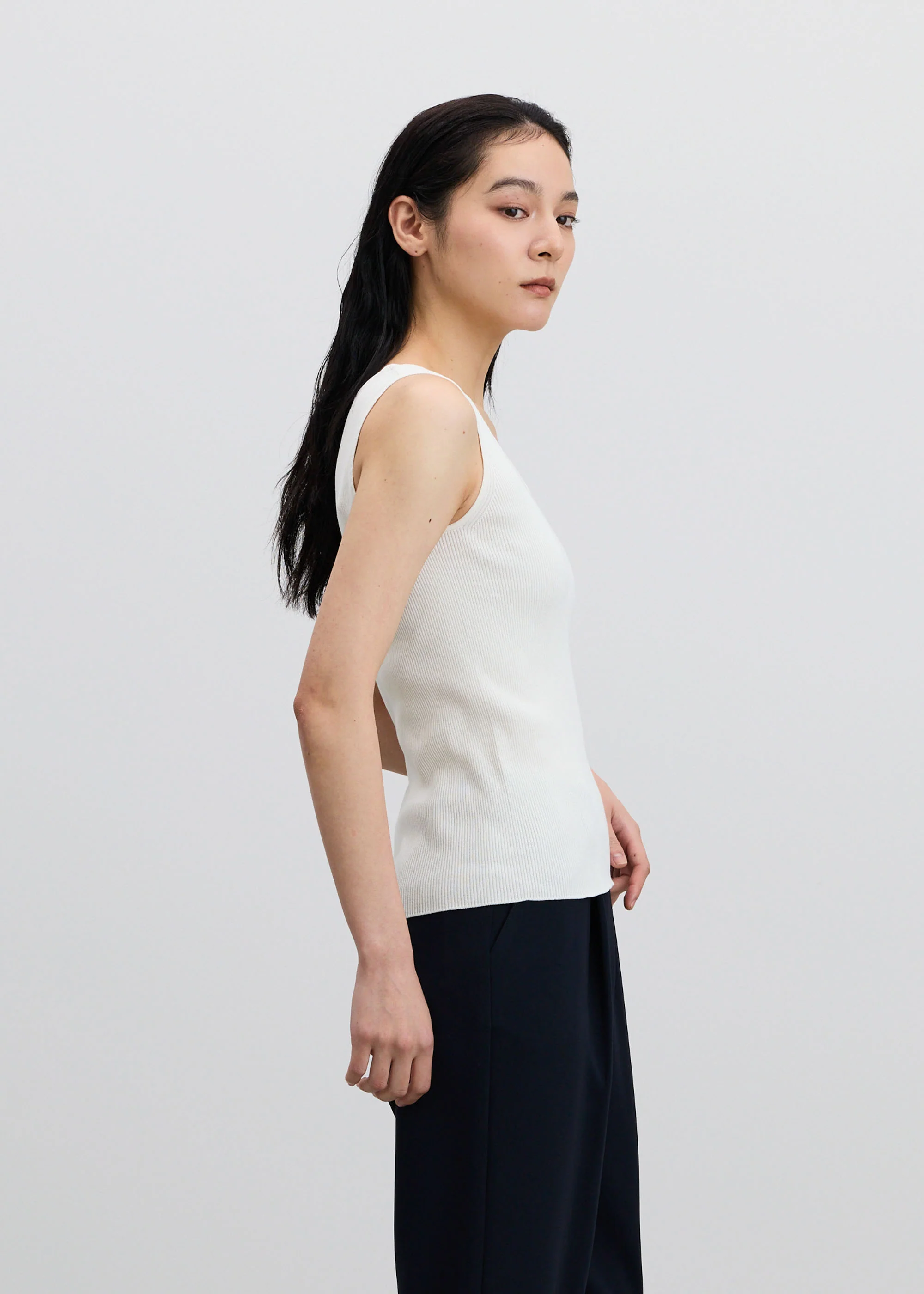 美Neck ノースリーブニット（Uネック） - Image 3