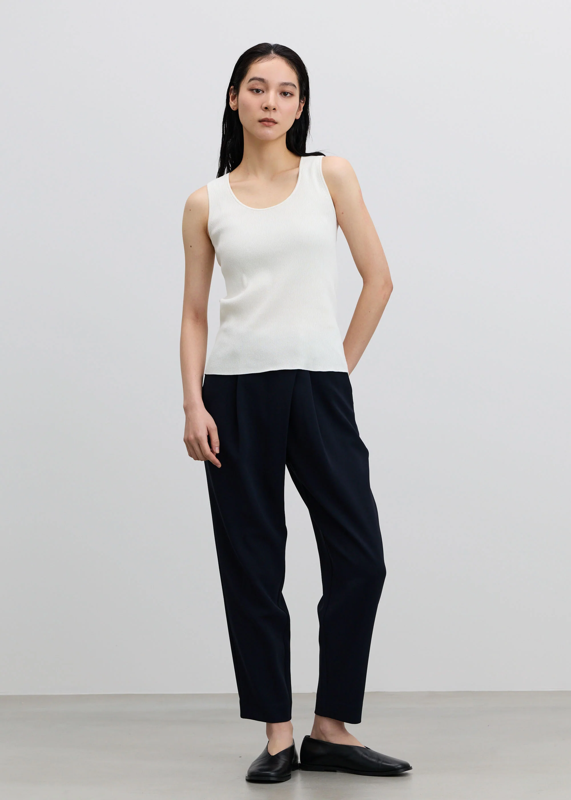美Neck ノースリーブニット（Uネック） - Image 5