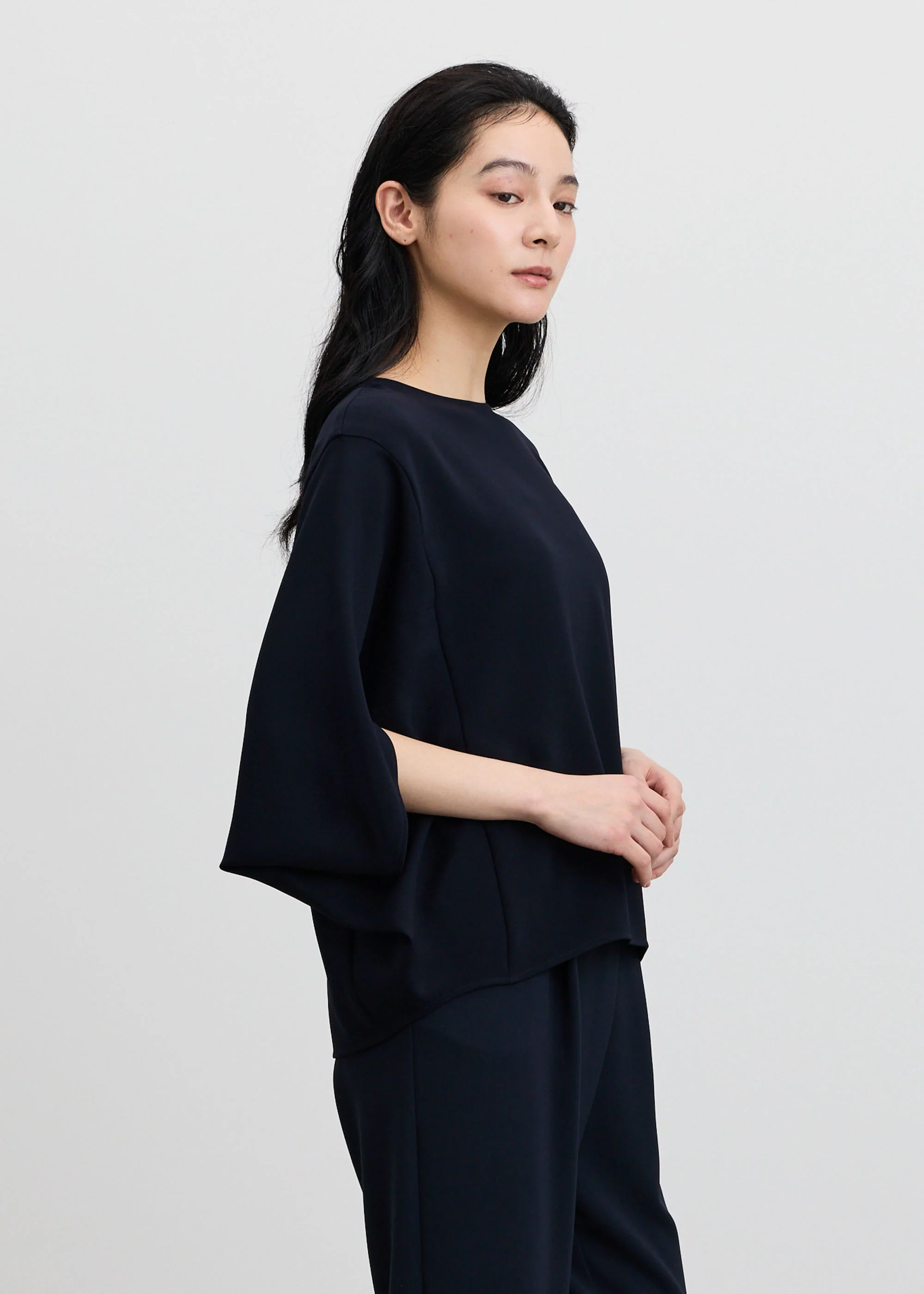 ライトクロスコクーンシルエットブラウス - Image 10