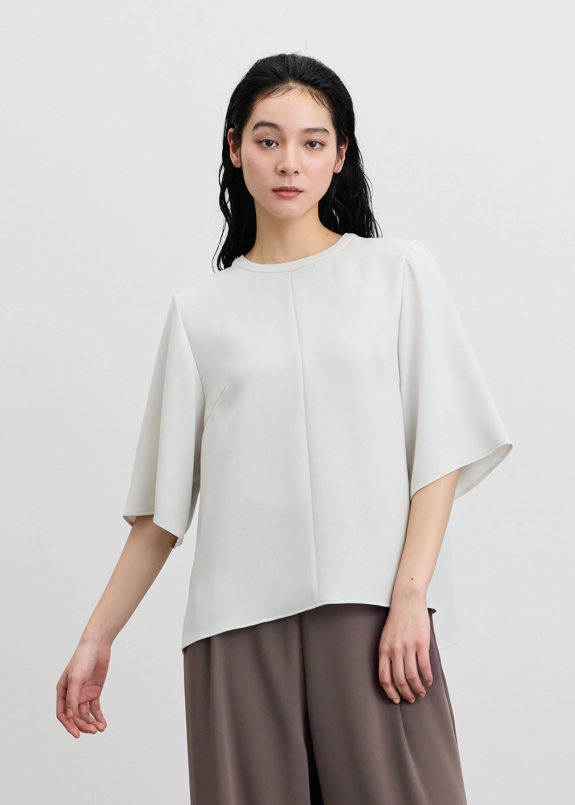 ライトクロスクルーネックブラウス - Image 13