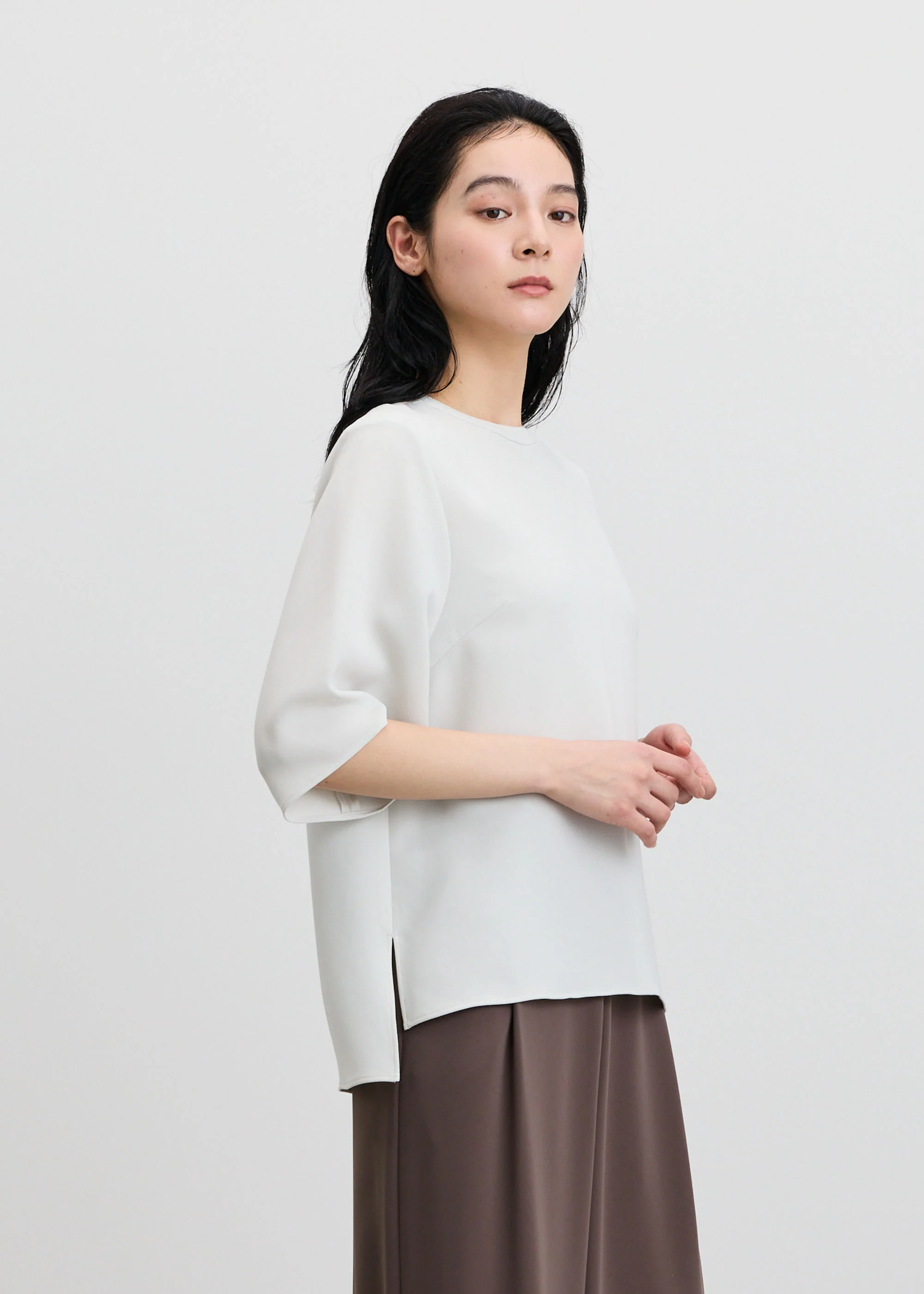ライトクロスクルーネックブラウス - Image 14