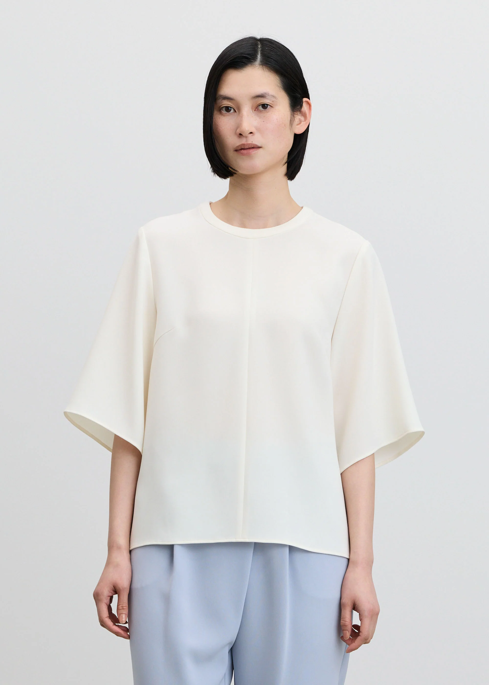 ライトクロスクルーネックブラウス - Image 25