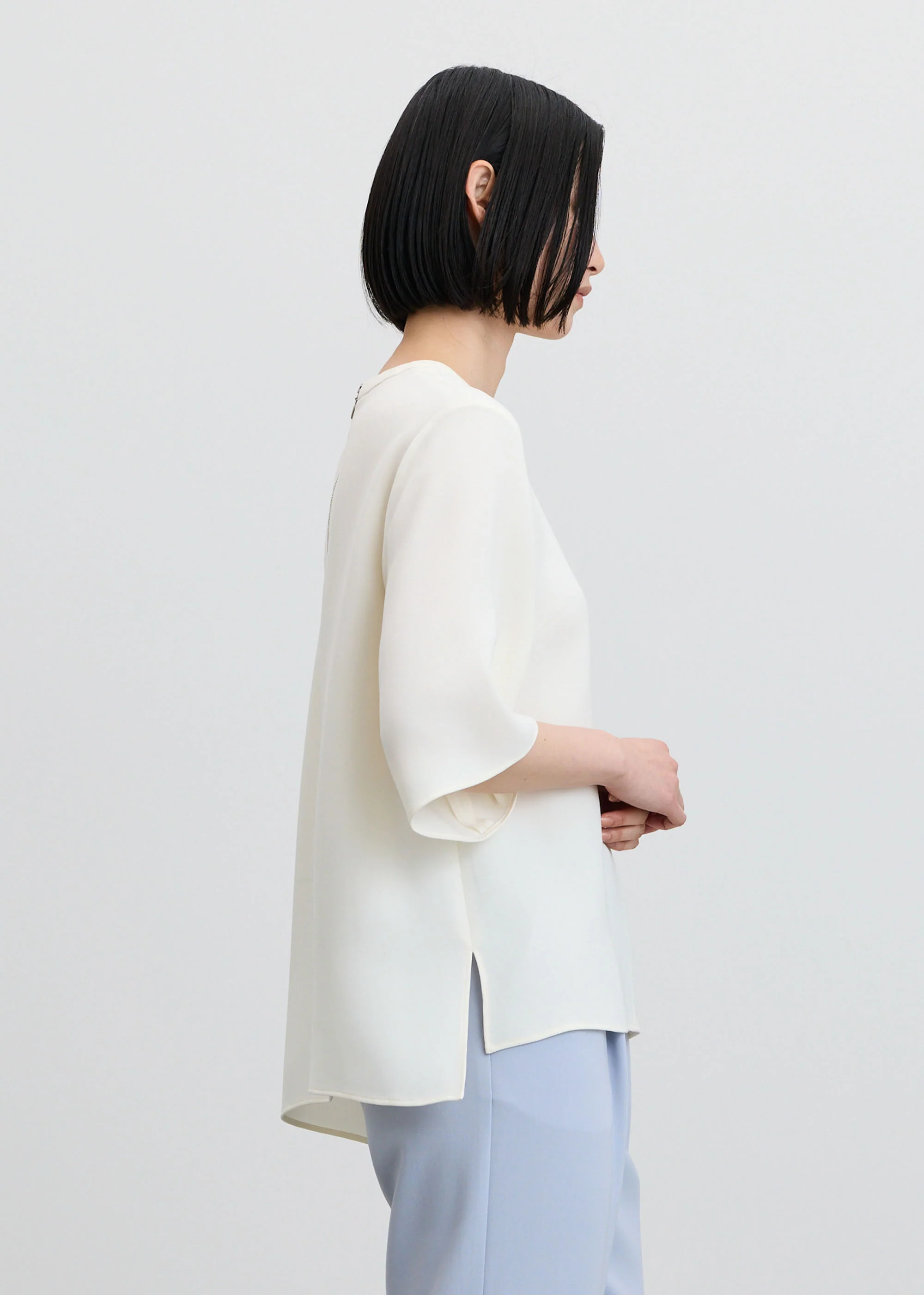 ライトクロスクルーネックブラウス - Image 26