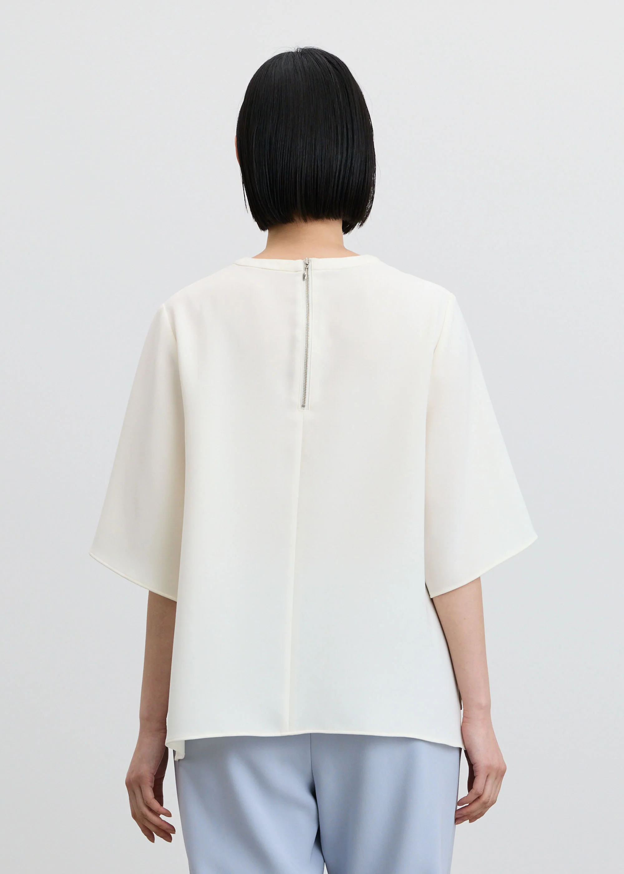 ライトクロスクルーネックブラウス - Image 27