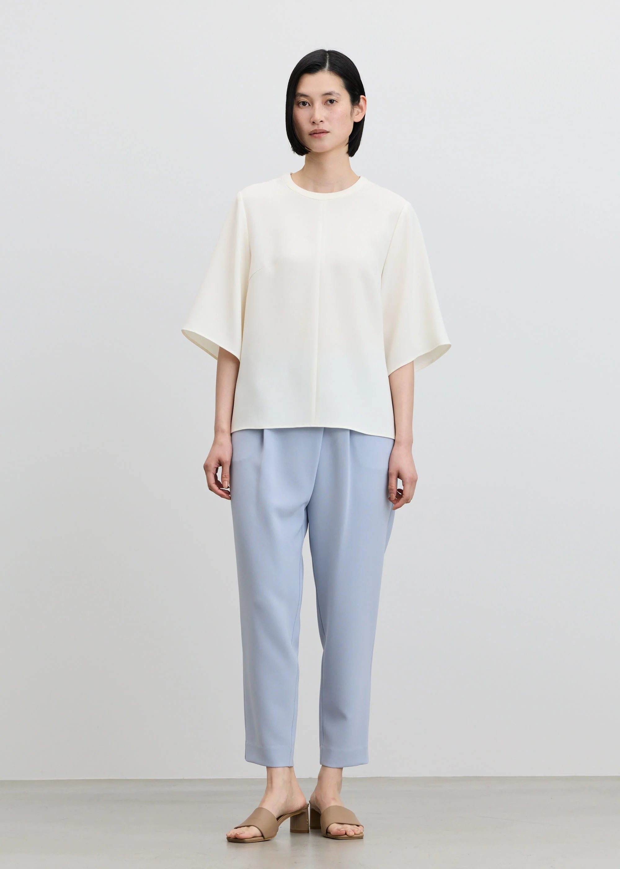 ライトクロスクルーネックブラウス - Image 29