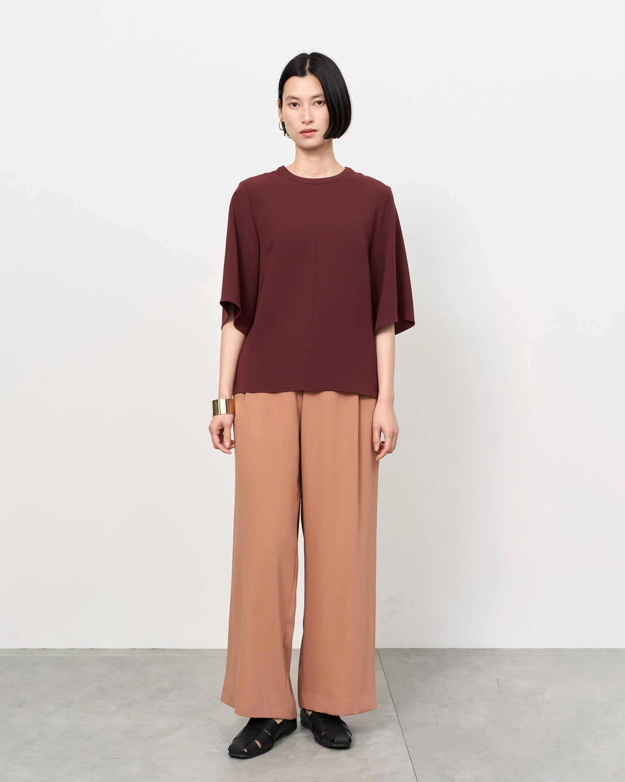ライトクロスクルーネックブラウス - Image 37
