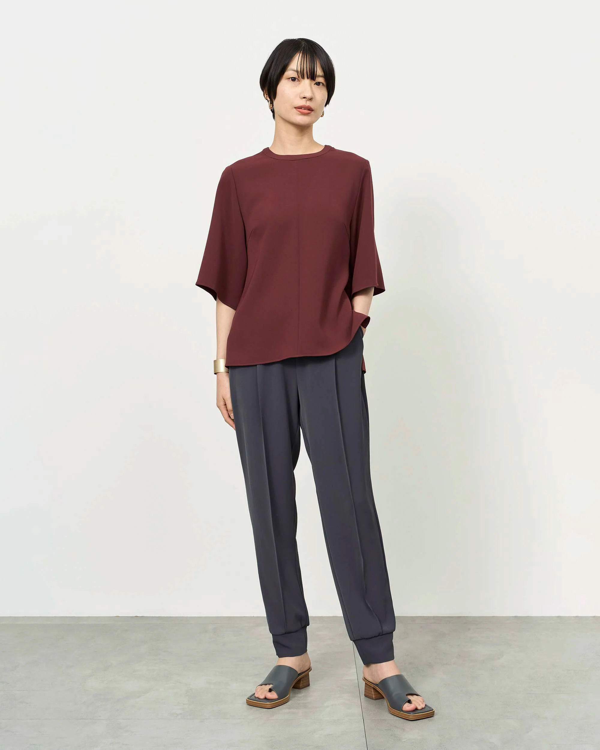 ライトクロスクルーネックブラウス - Image 38