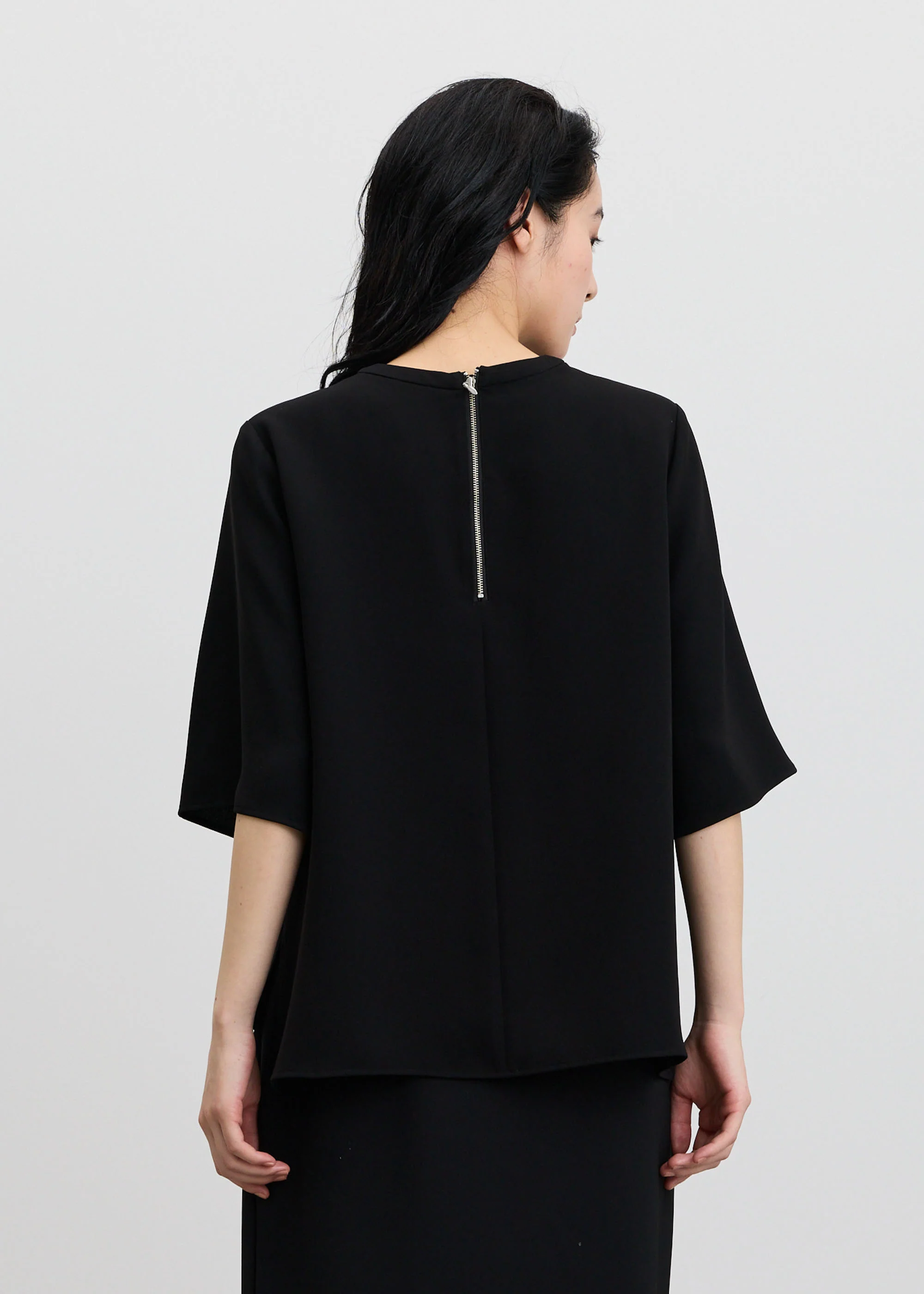 ライトクロスクルーネックブラウス - Image 4