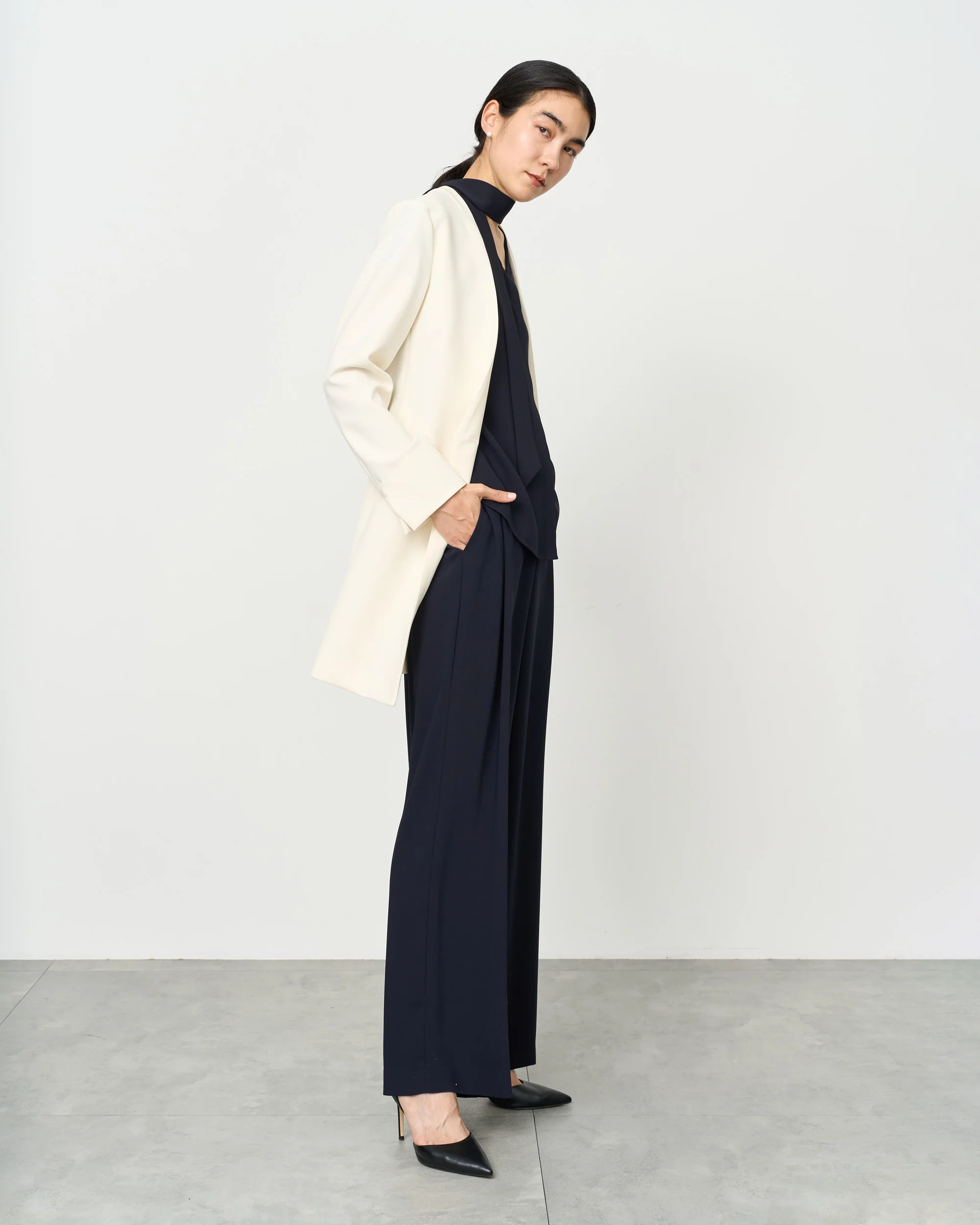 ストレッチファインロングノーカラージャケット - Image 3