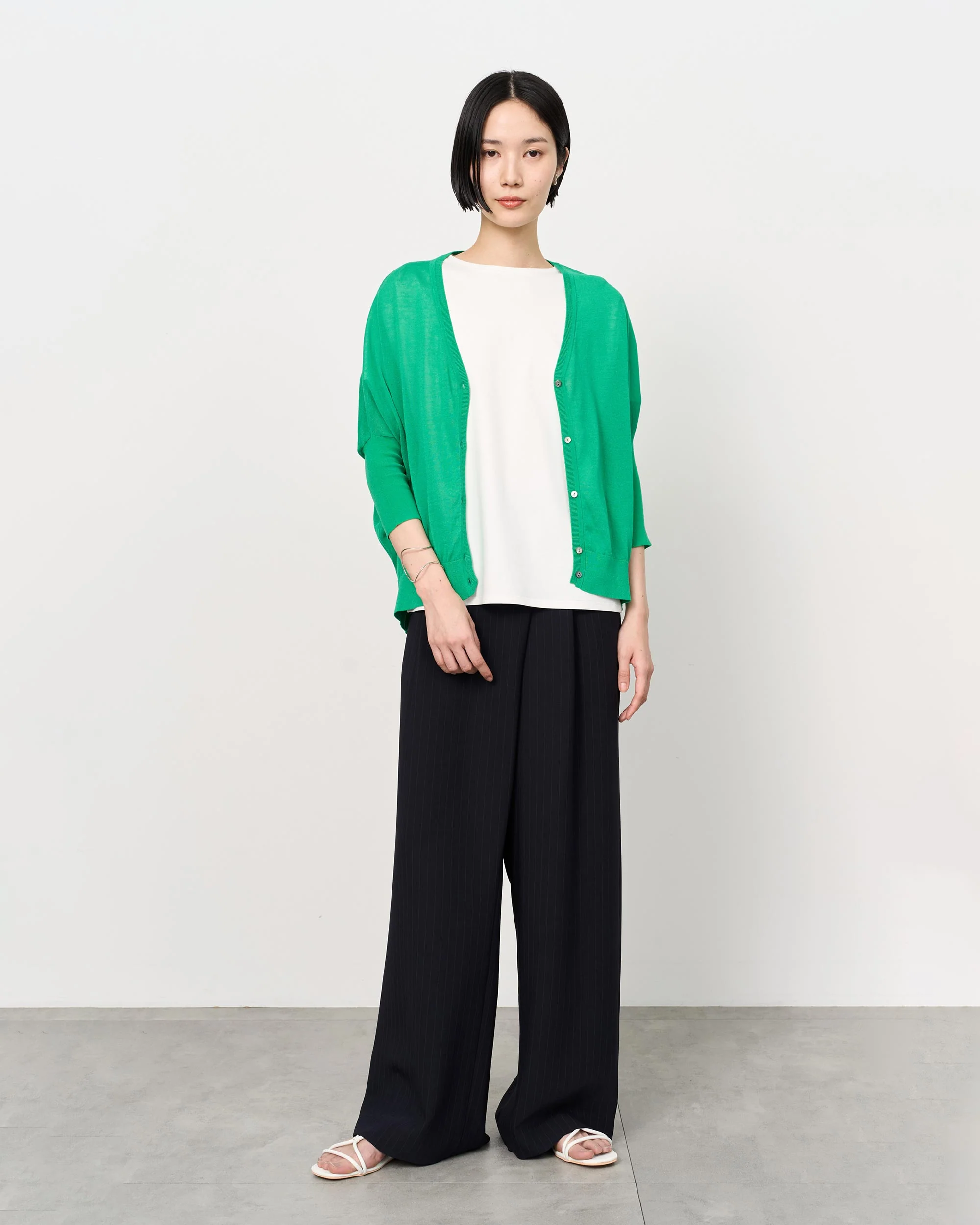 シアーコクーンVネックニットカーディガン - Image 16