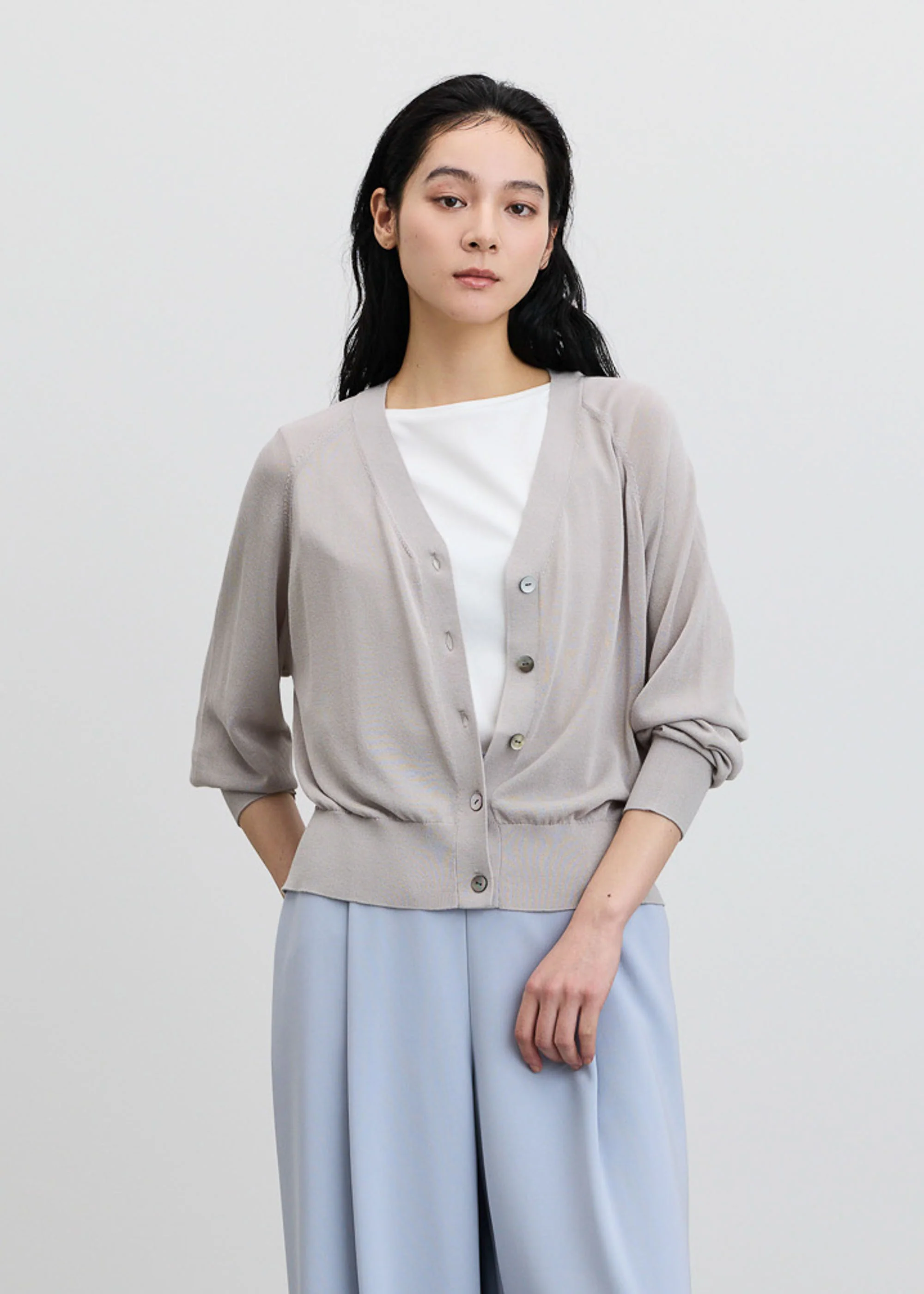 シアーVネックカーディガン - Image 14
