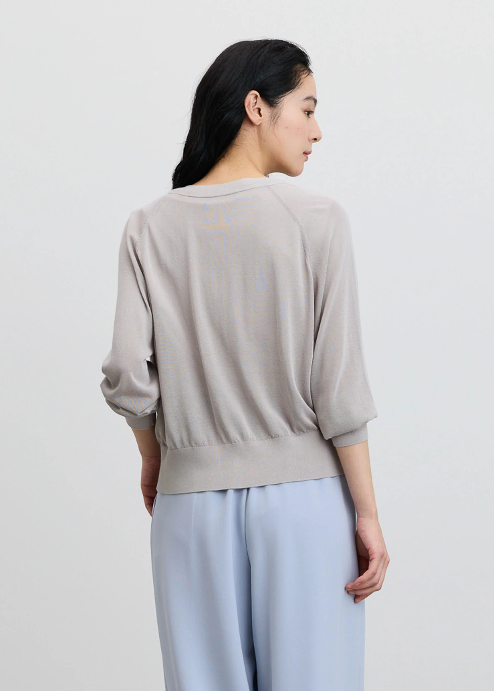 シアーVネックカーディガン - Image 16