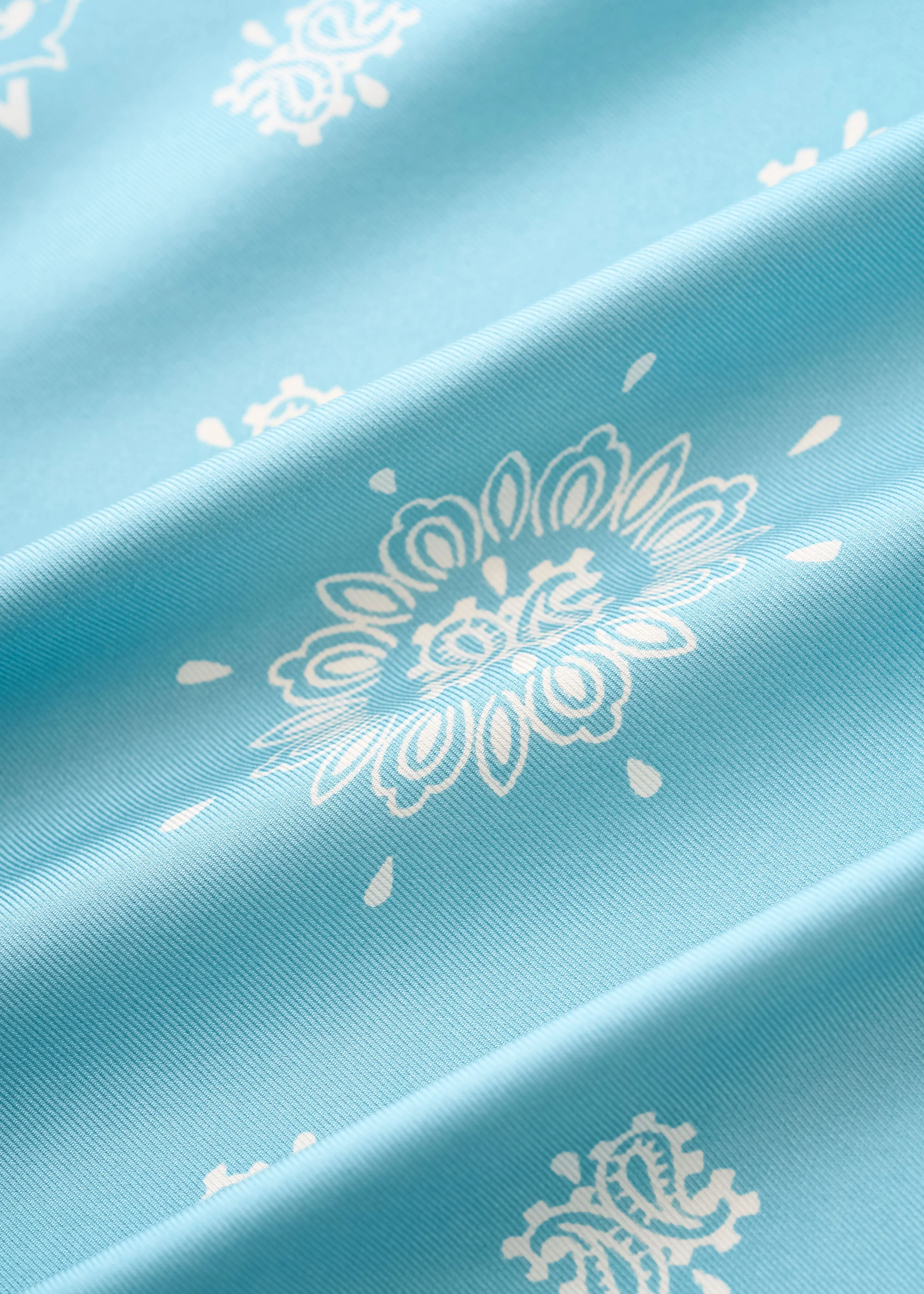 シルクバンダナプリントスカーフ - Image 4