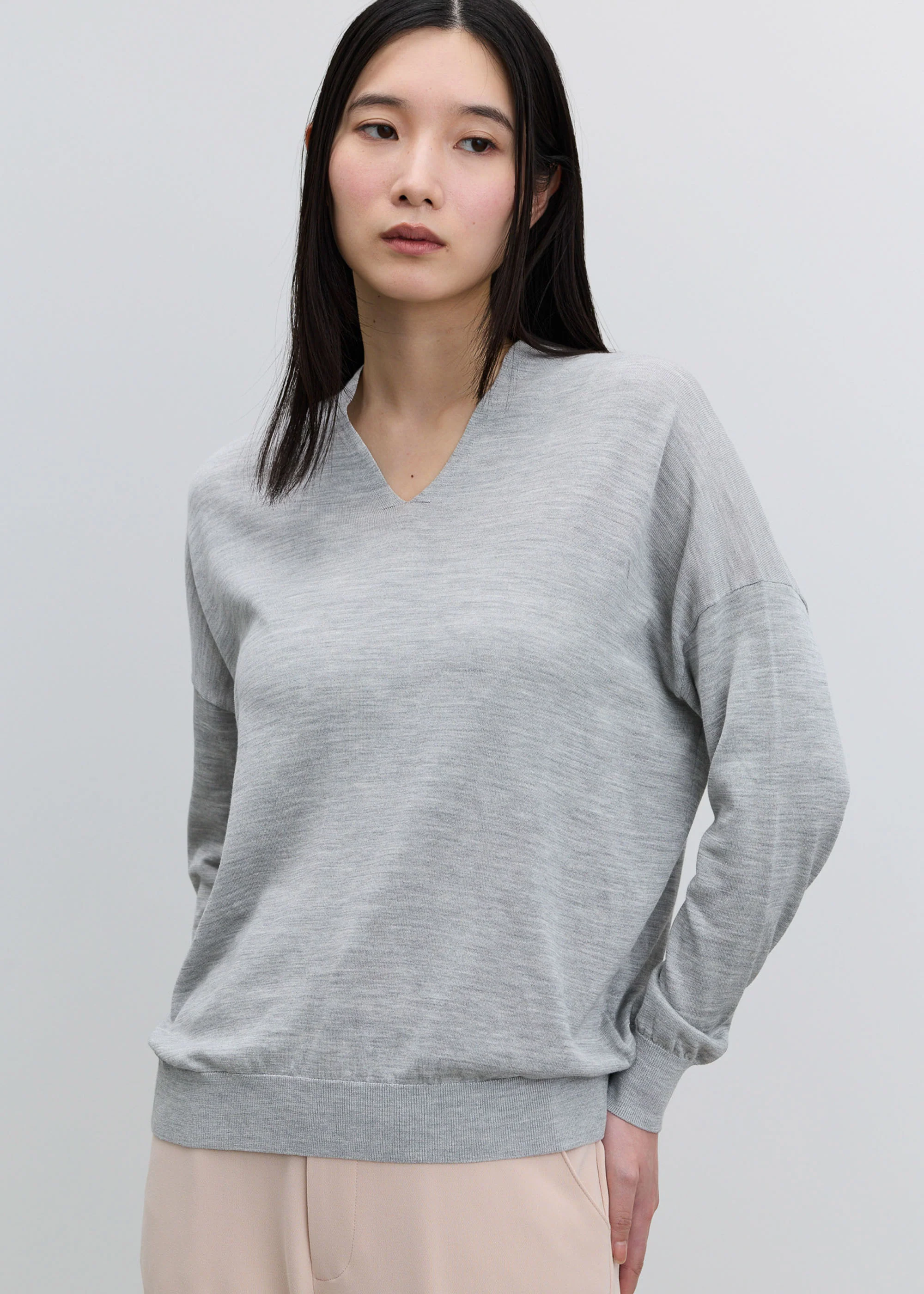 シルクコットンVネックニット - Image 21