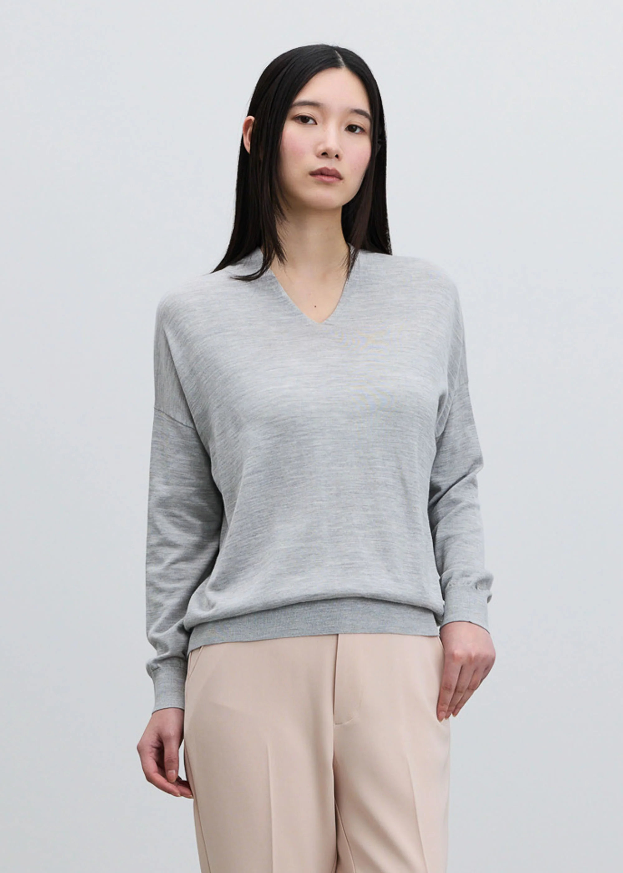 シルクコットンVネックニット - Image 22