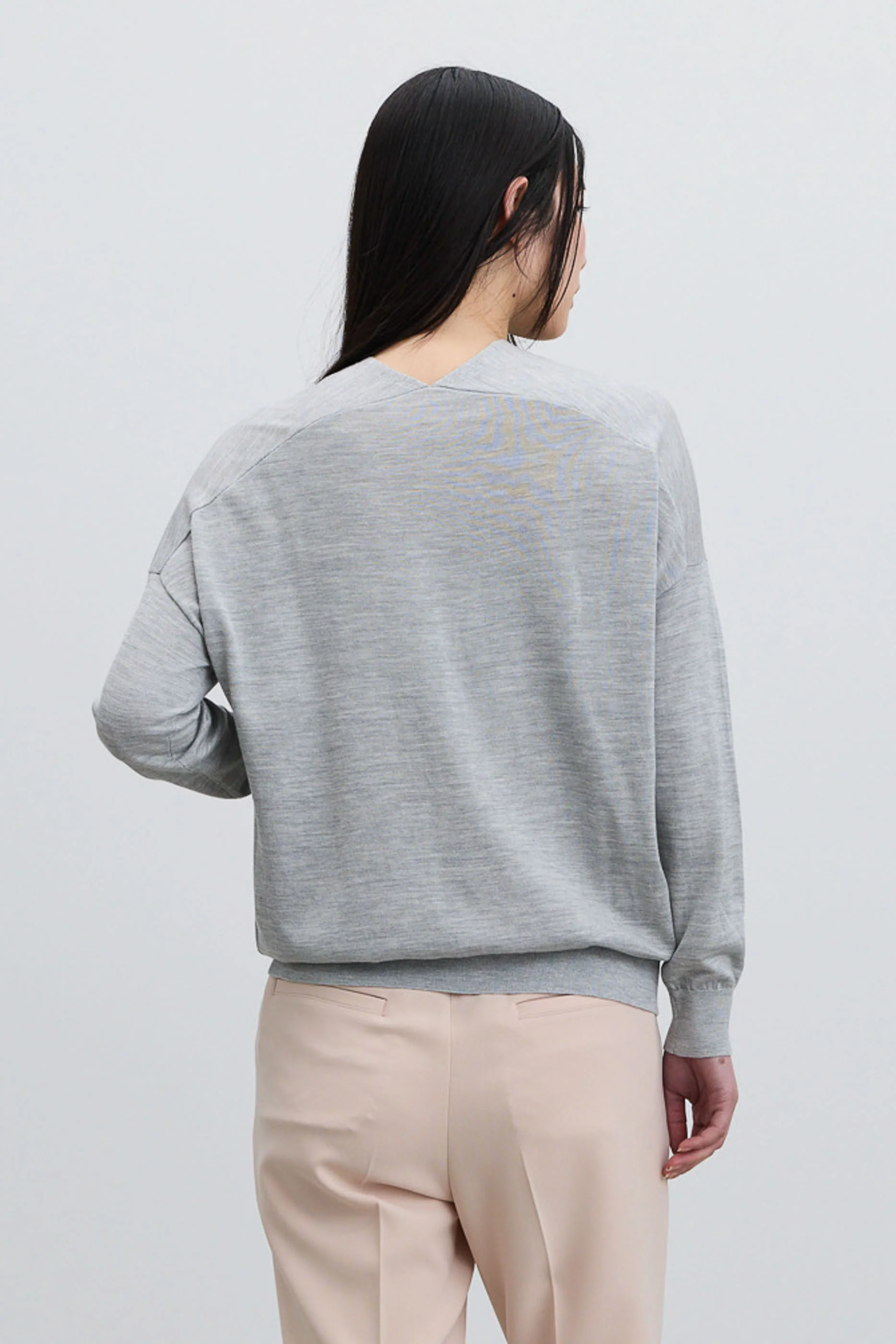 シルクコットンVネックニット - Image 24