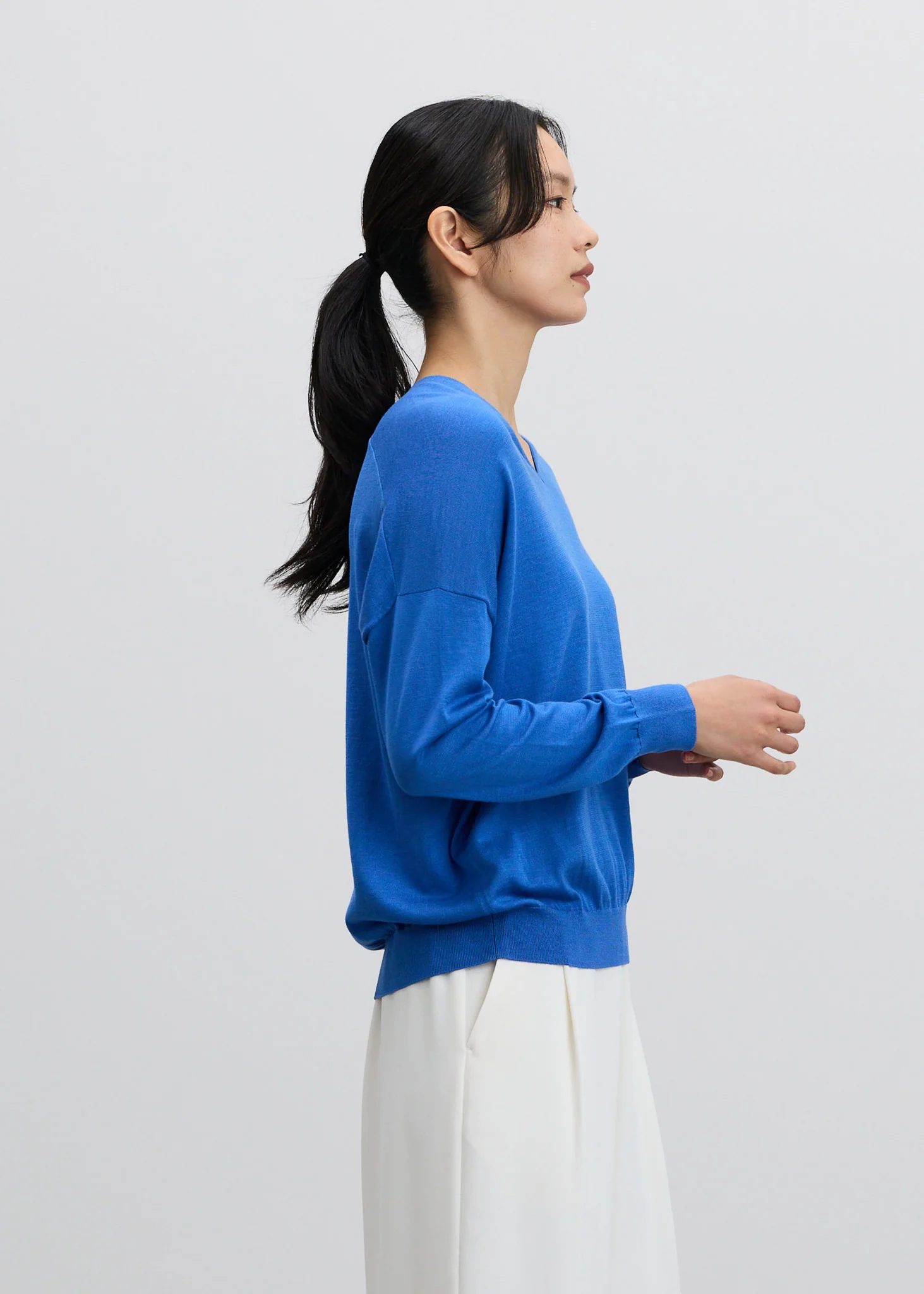 シルクコットンVネックニット - Image 32