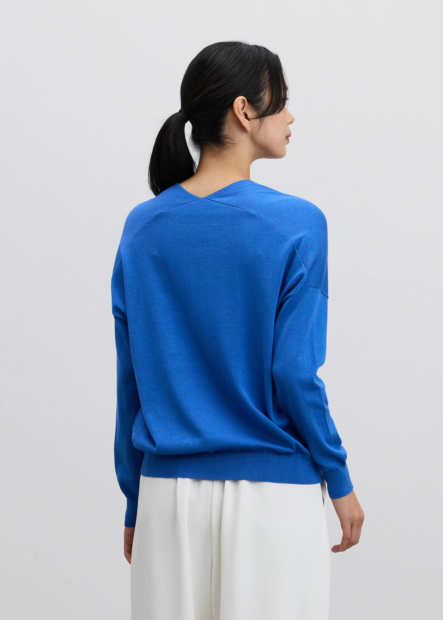 シルクコットンVネックニット - Image 33