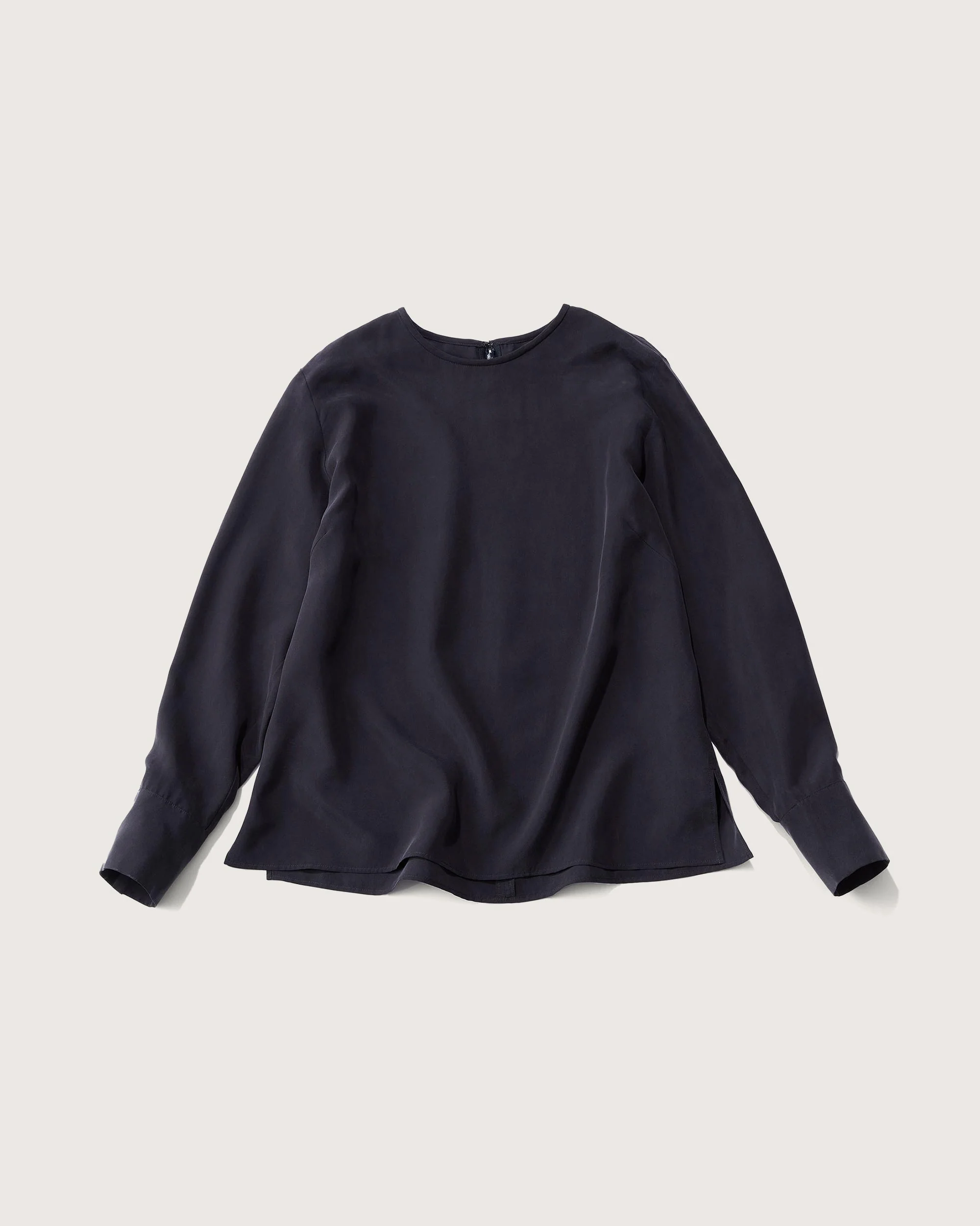シルククルーネックブラウス - Image 16