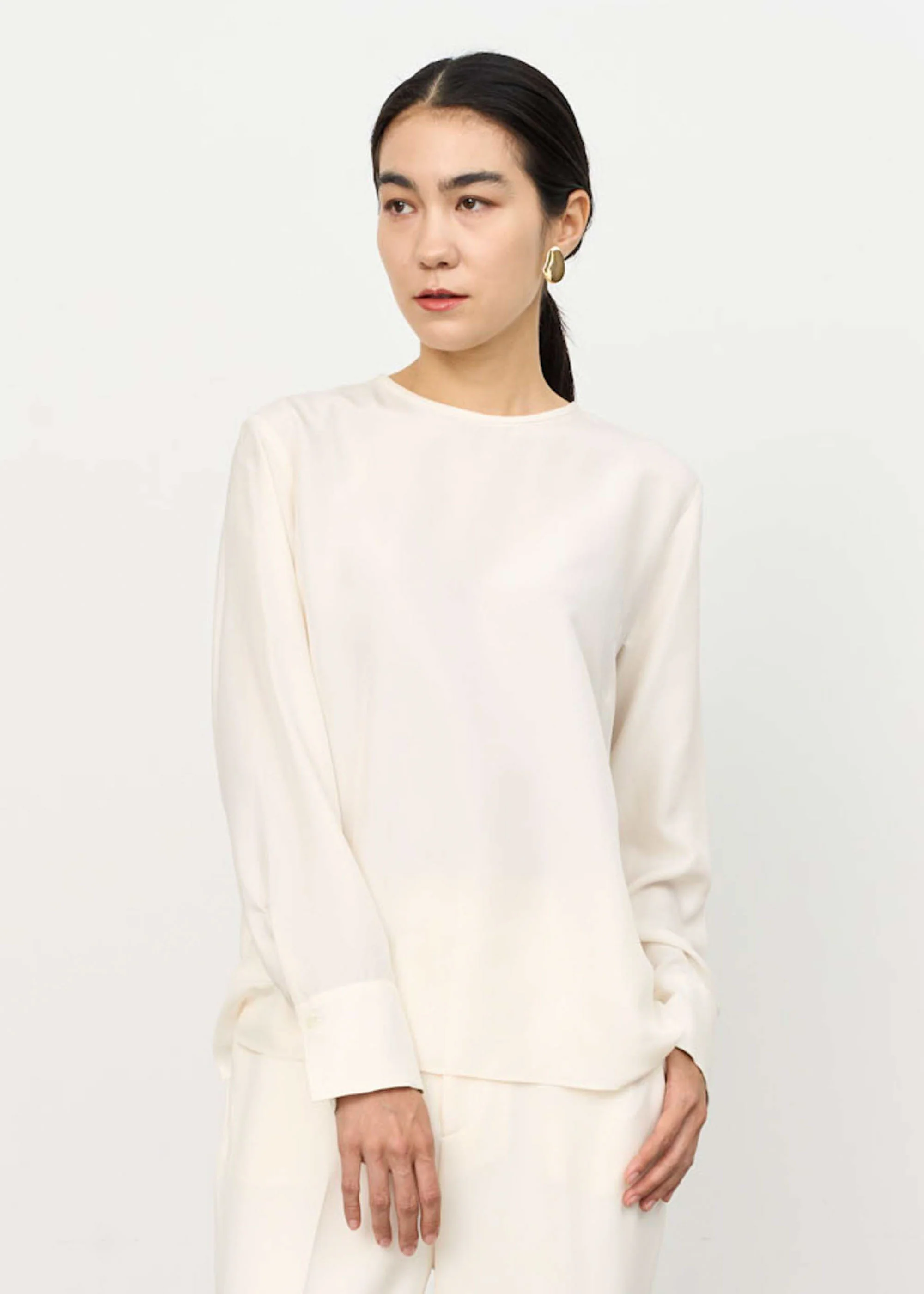 シルククルーネックブラウス - Image 18