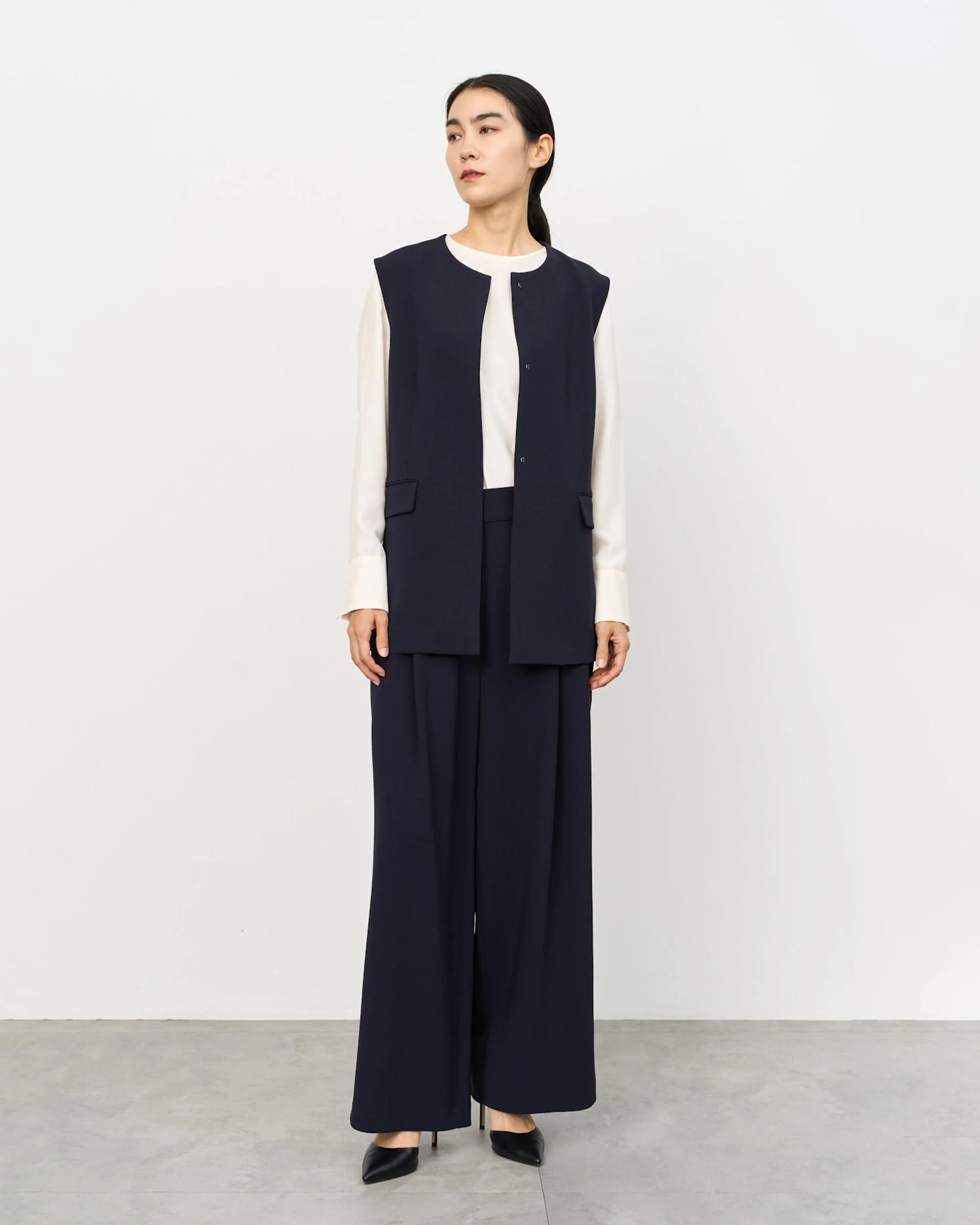 シルククルーネックブラウス - Image 22