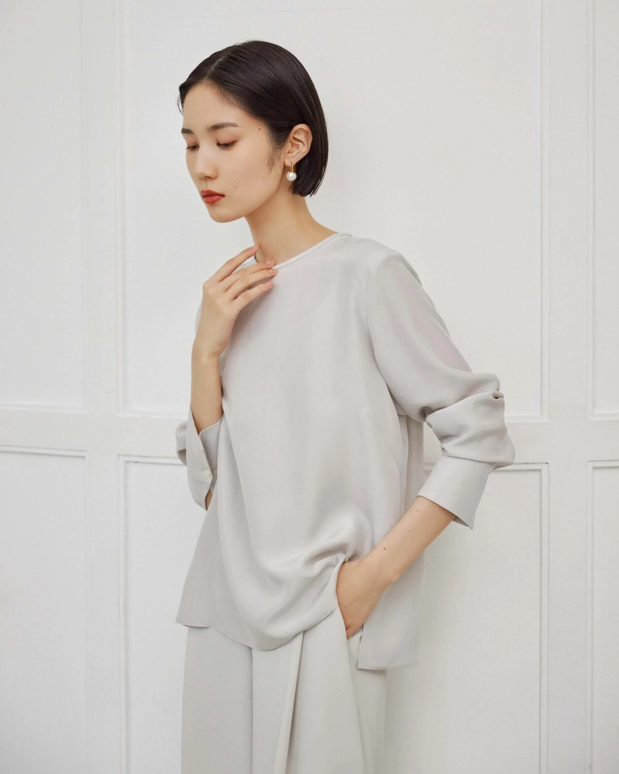 シルククルーネックブラウス - Image 30