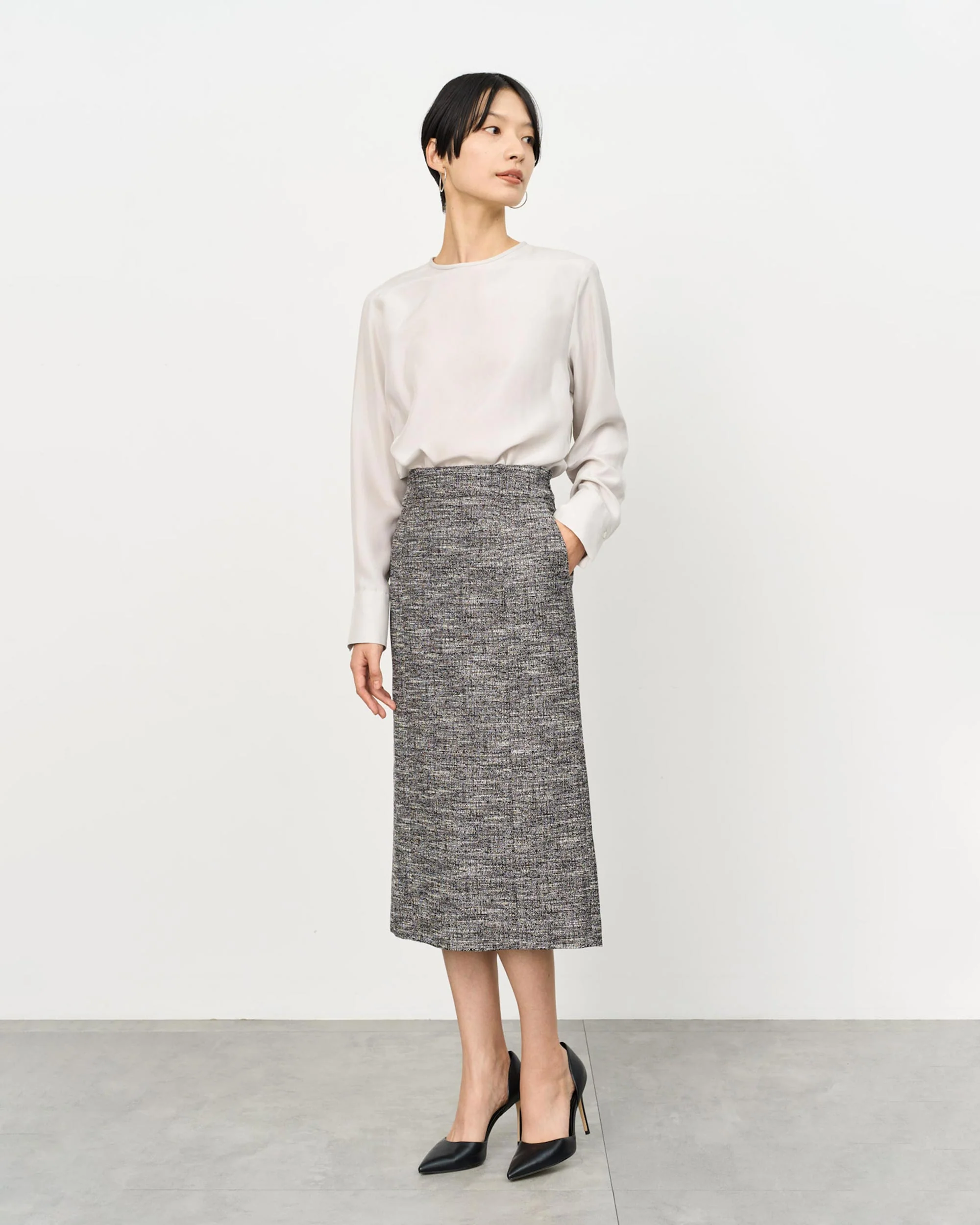 シルククルーネックブラウス - Image 31