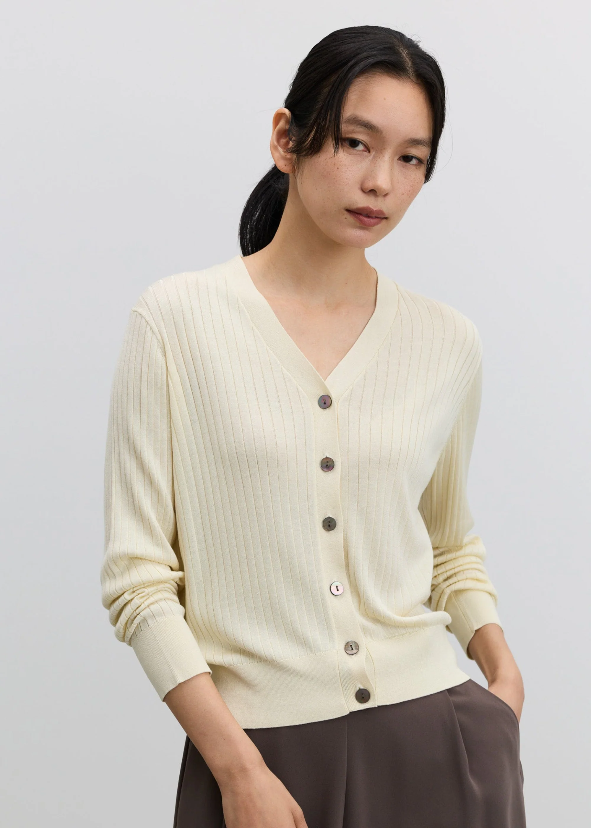 シルクワイドリブVネックカーディガン - Image 11