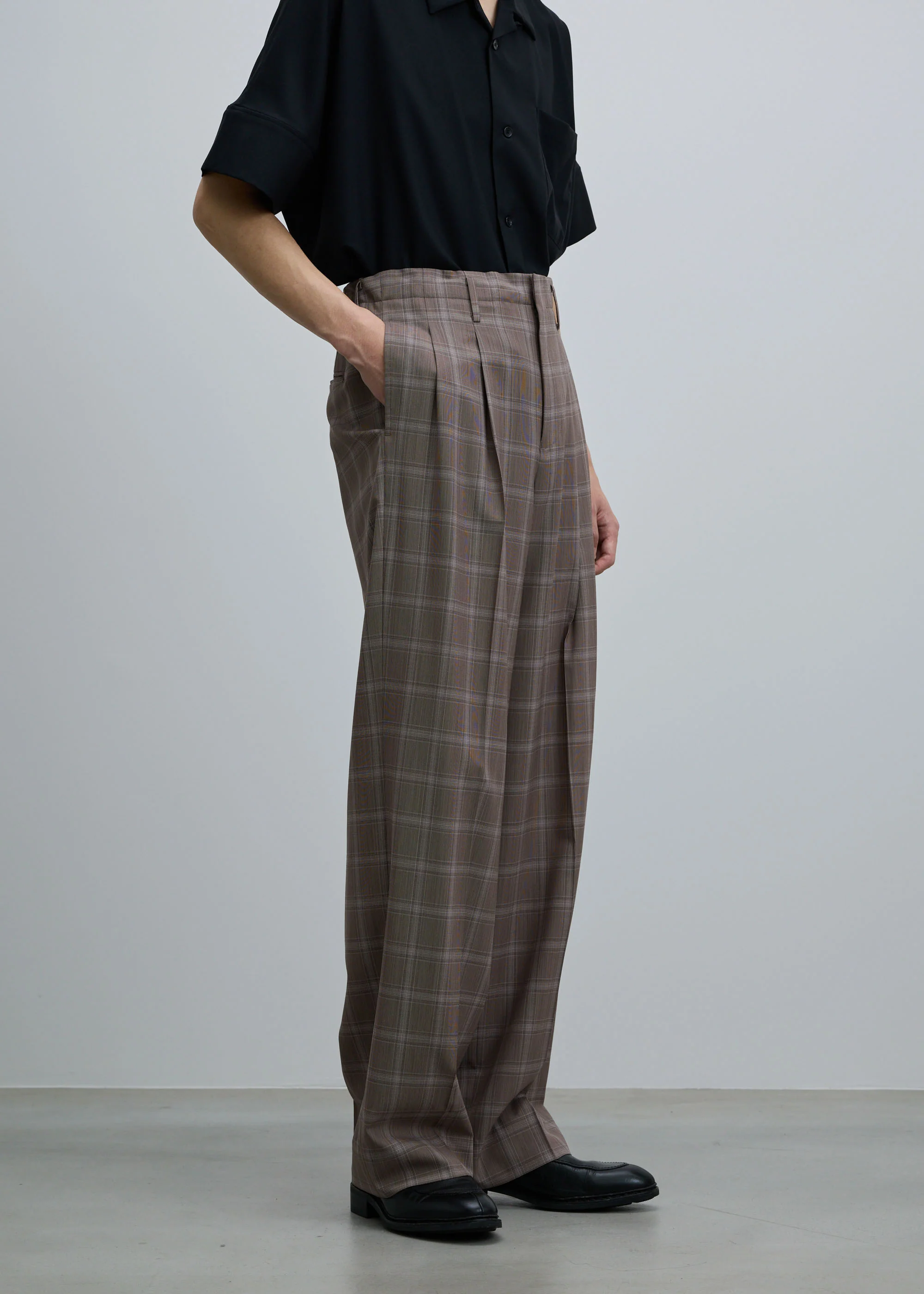 スーパー140ライトウールタックワイドストレートパンツ - Image 26