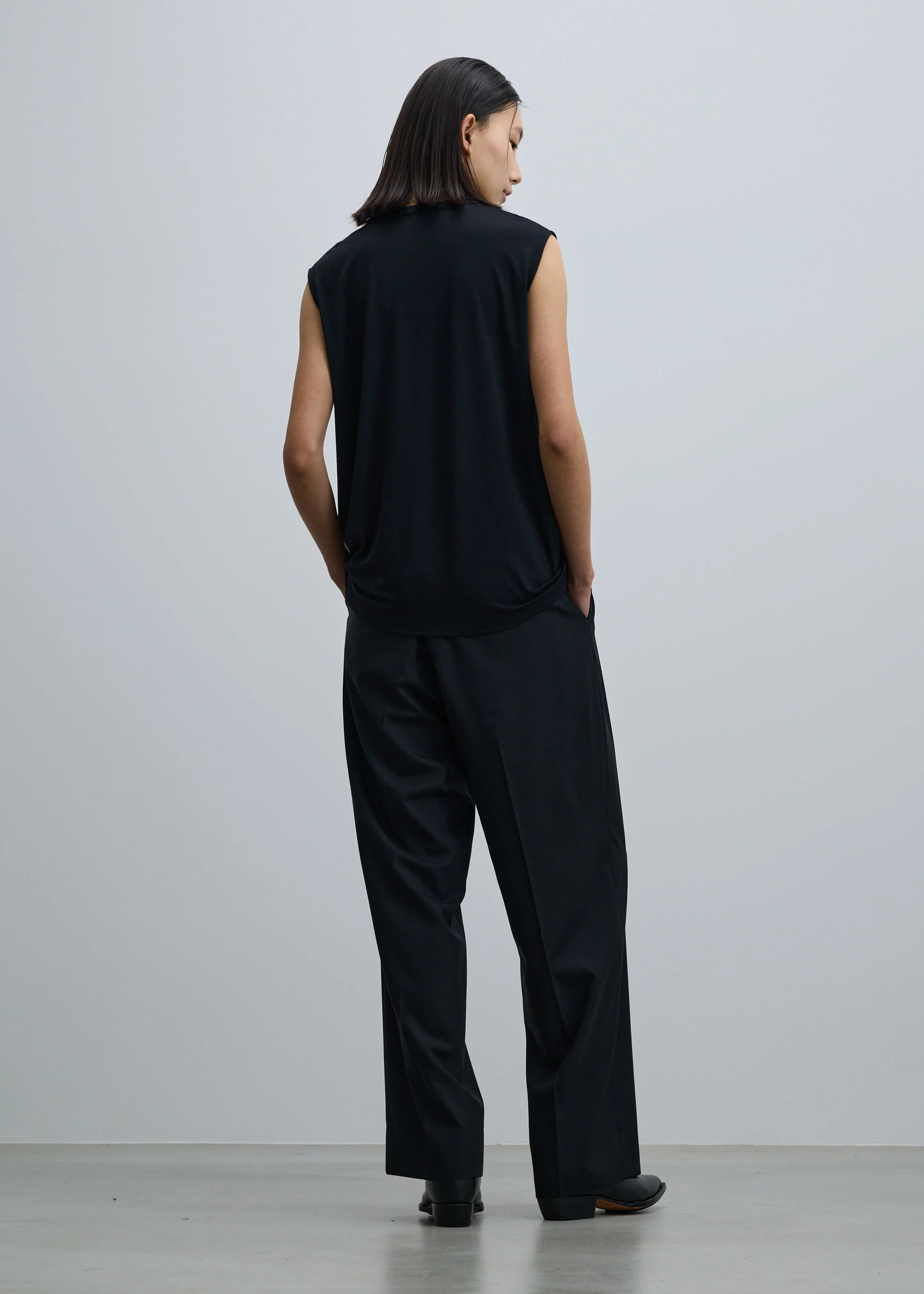 スーパー140ライトウールタックワイドストレートパンツ - Image 3